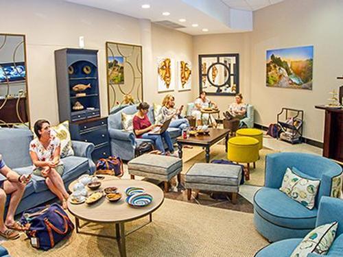 Makuwa Lounge, Victoria Falls Intl, Zimbabwe Makuwa Lounge, Victoria Falls Intl, Zimbabwe