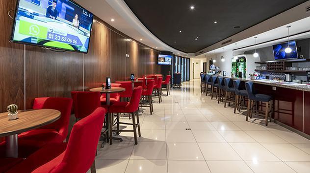 Main Image Main Image