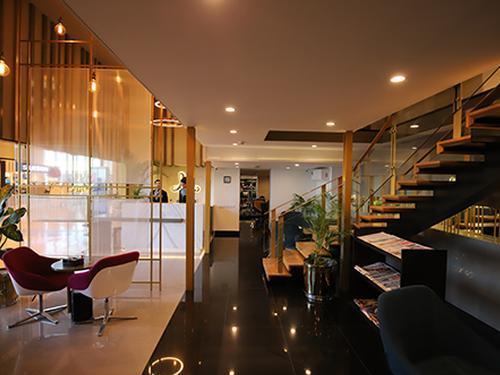 Majestic Lounge_Karachi_Pakistan Majestic Lounge_Karachi_Pakistan