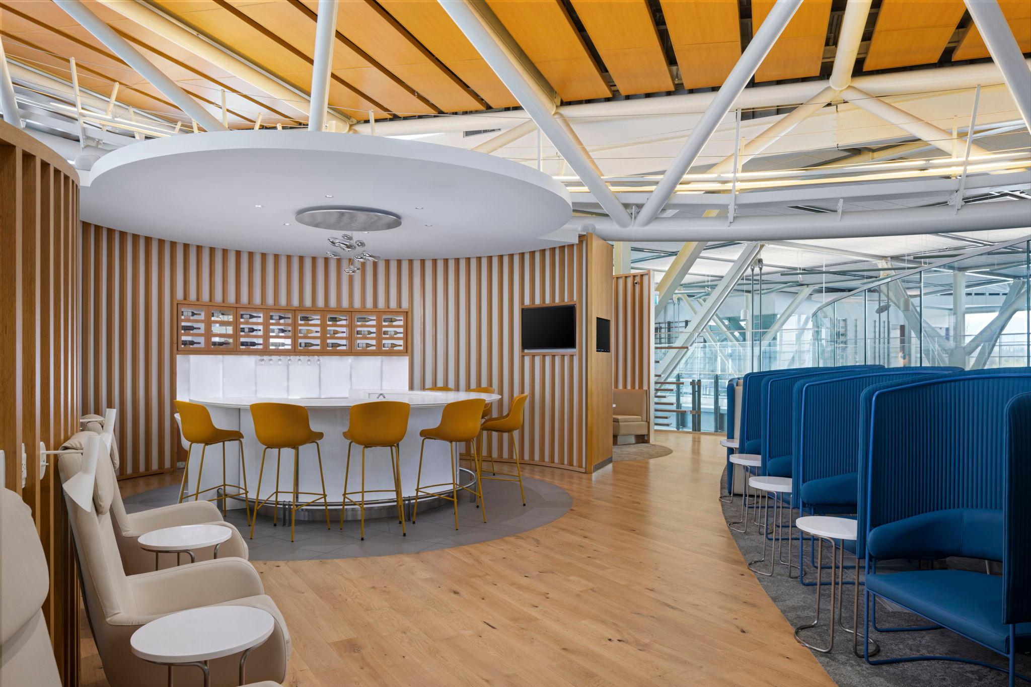 SkyTeam Lounge (International Departures), Vancouver International, Canada SkyTeam Lounge (International Departures), Vancouver International, Canada