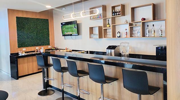 Main Image Main Image