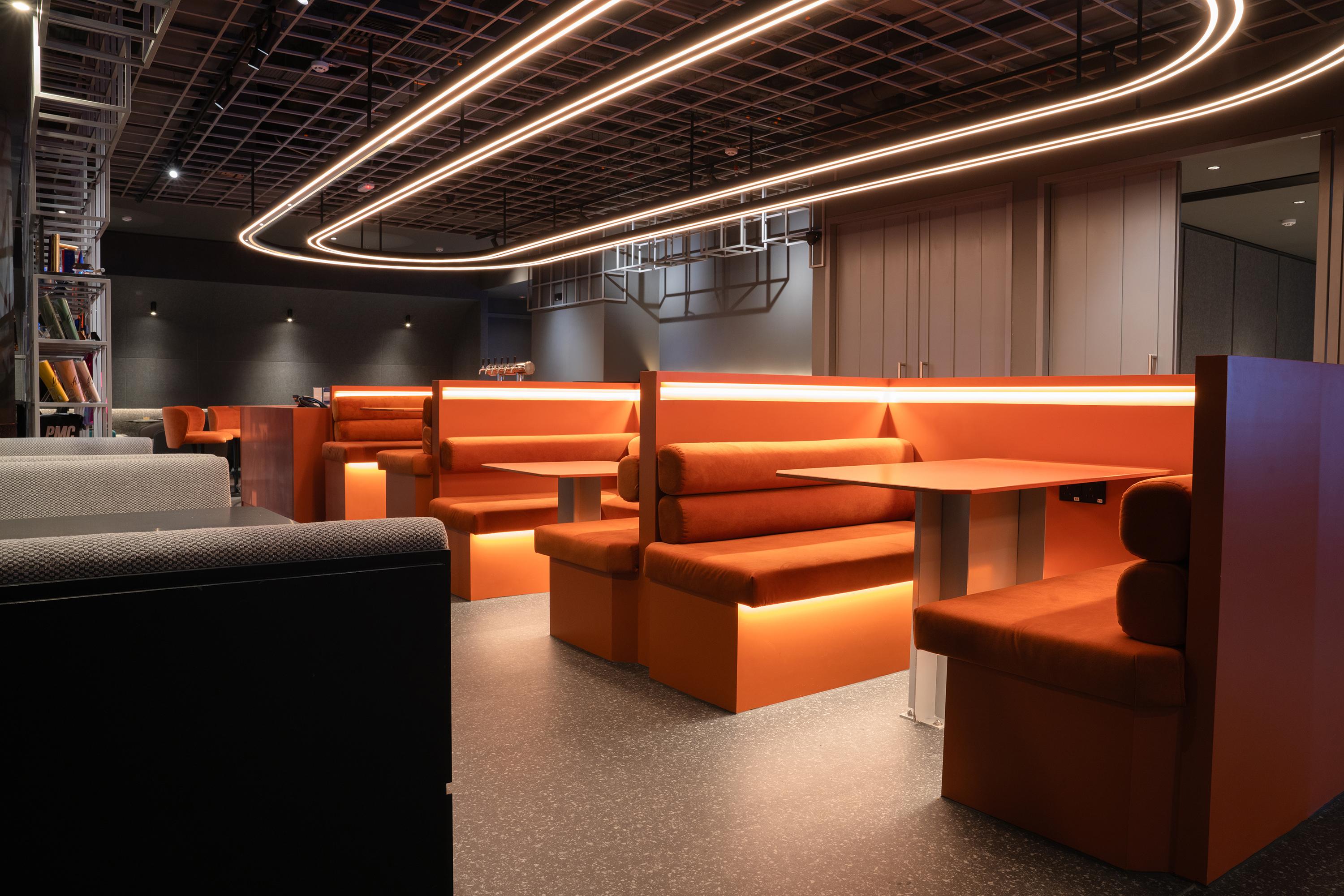 Capsule Transit MAX, Kuala Lumpur Intl, Malaysia Capsule Transit MAX, Kuala Lumpur Intl, Malaysia