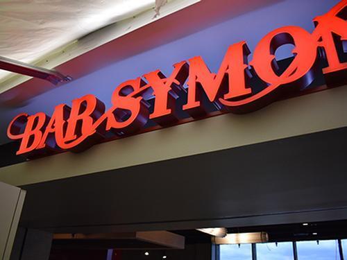 Bar Symon, Cleveland OH Hopkins International, USA Bar Symon, Cleveland OH Hopkins International, USA