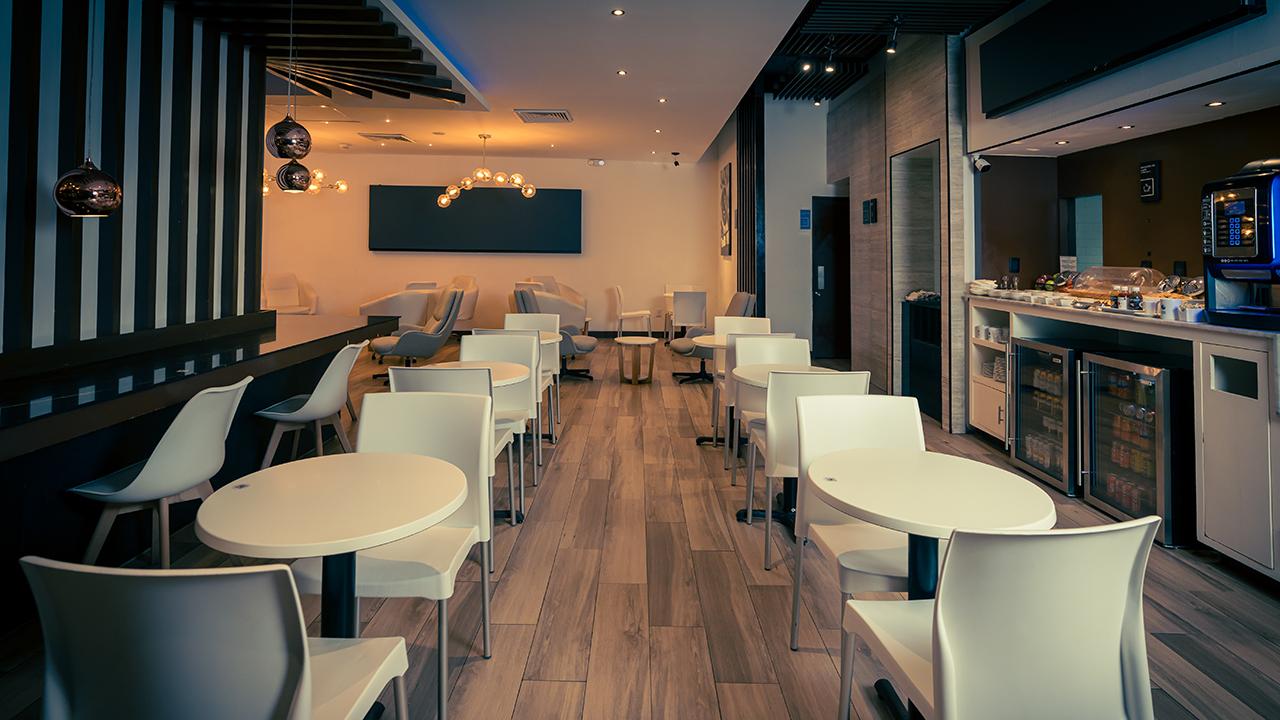 The Lounge in Partnership with Air Transat, Cancun International, Mexico The Lounge in Partnership with Air Transat, Cancun International, Mexico