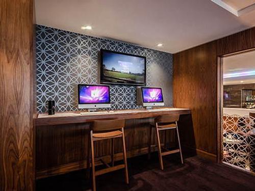 No.1 London Heathrow_UK No.1 London Heathrow_UK